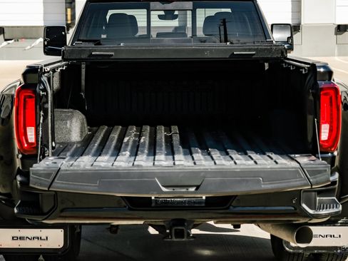 Used 2022 GMC Sierra 3500 Denali w/ Technology Package image 98