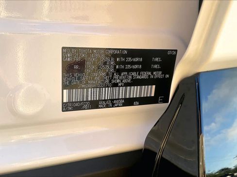 Used 2026 Toyota RAV4 SE FWD image 32