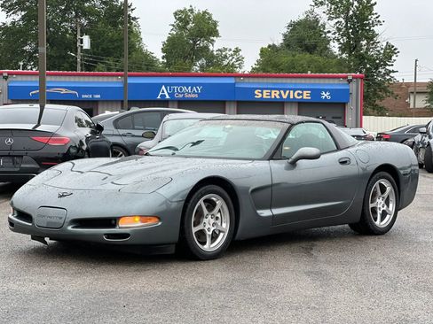Used 2004 Chevrolet Corvette Coupe w/ Preferred Equipment Group RWD image 1