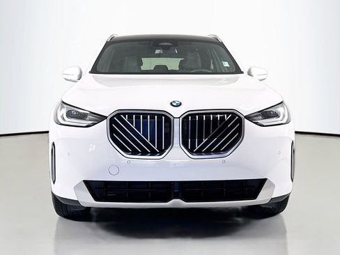 Used 2025 BMW X3 xDrive30i AWD/4WD image 2