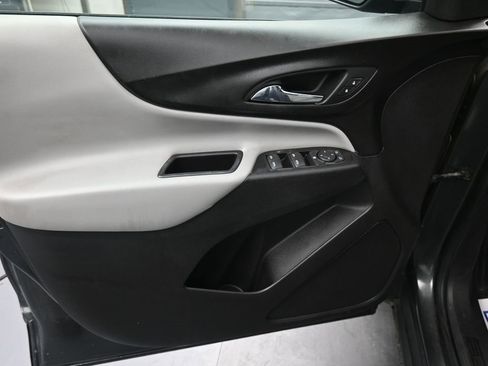 Used 2018 Chevrolet Equinox LS image 10