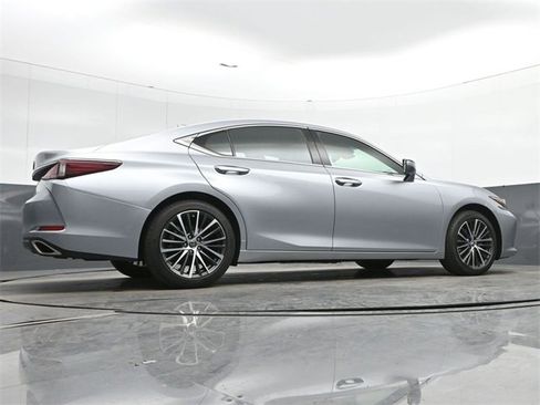 Used 2024 Lexus ES 350 w/ Premium Package image 12