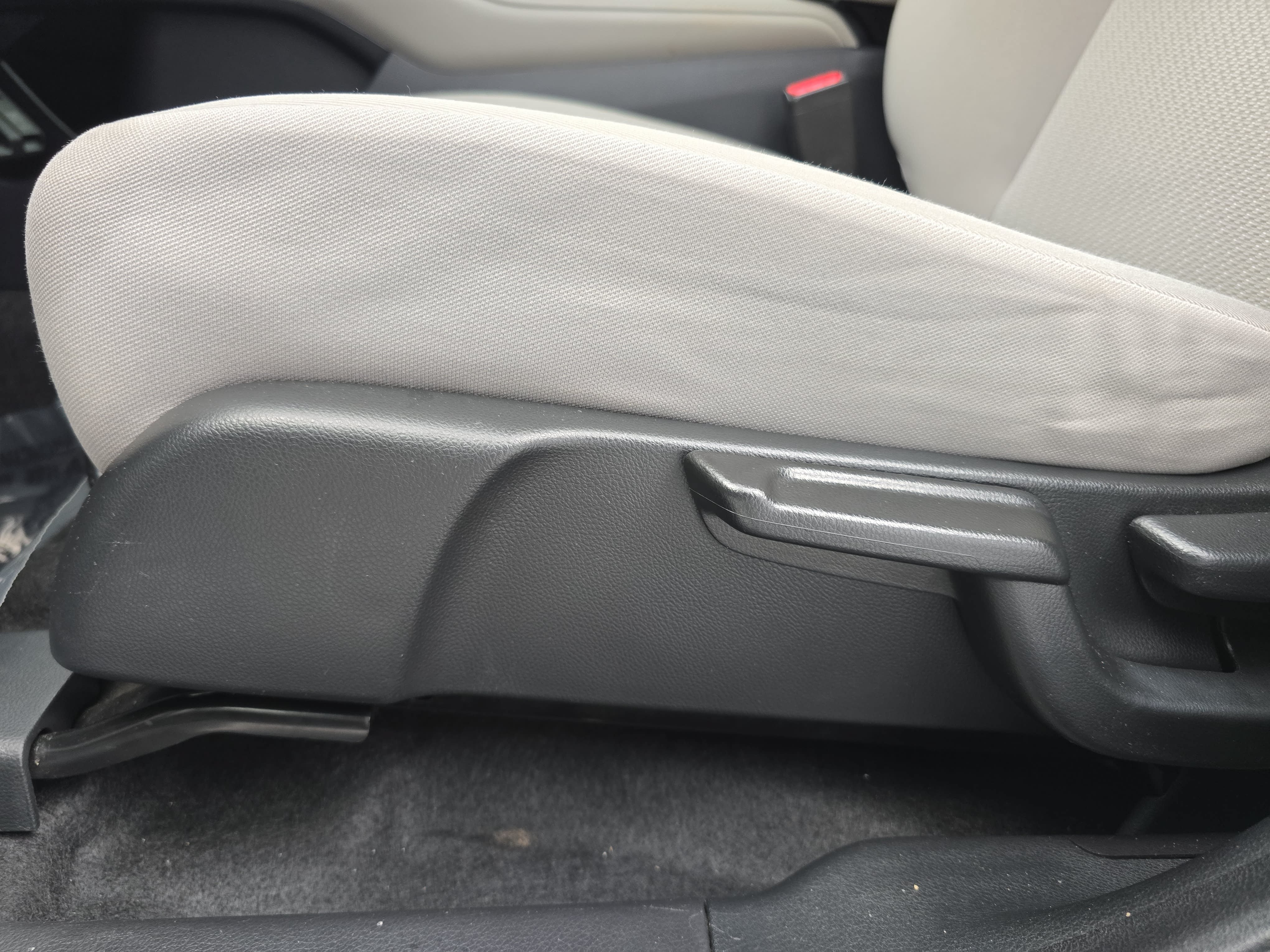 Used 2016 Honda HR-V LX image 27