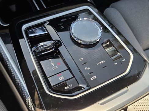 Certified 2023 BMW 760i xDrive AWD/4WD image 27