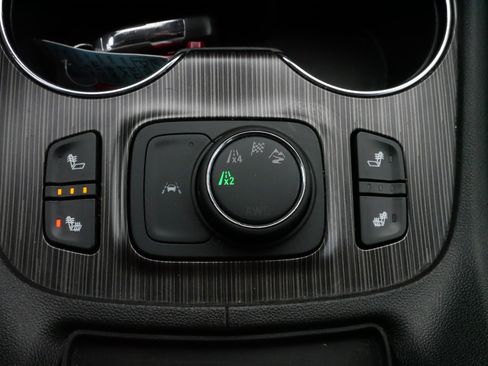 Used 2023 GMC Acadia SLT image 27