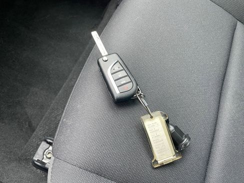 Used 2025 Toyota Corolla LE image 22