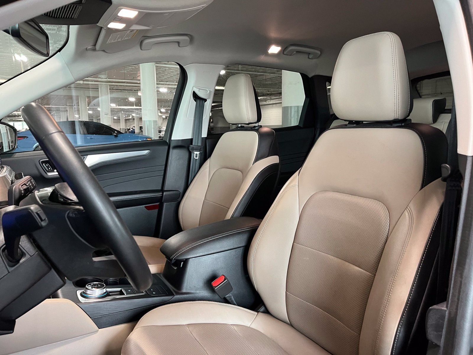 Used 2022 Ford Escape Titanium FWD image 15
