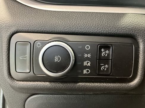 Used 2023 Ford Explorer XLT w/ Equipment Group 202A image 14