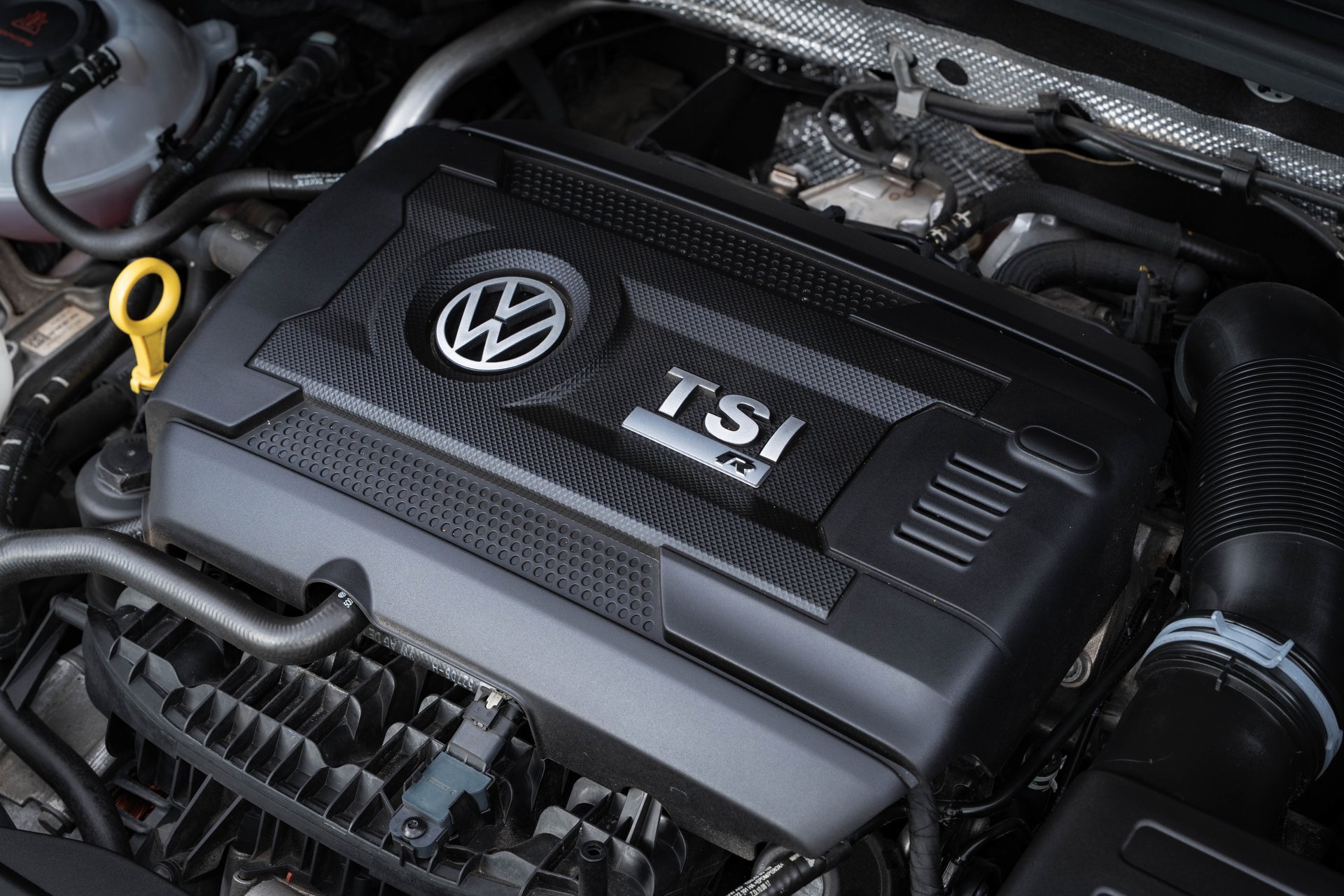 Used 2019 Volkswagen Golf R 4-Door AWD/4WD image 33