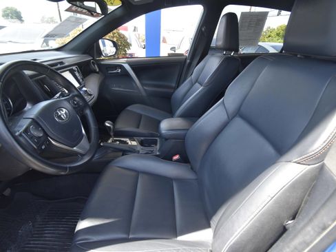Used 2018 Toyota RAV4 SE AWD/4WD image 8