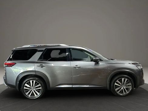 Used 2022 Nissan Pathfinder Platinum w/ Cargo Package image 6