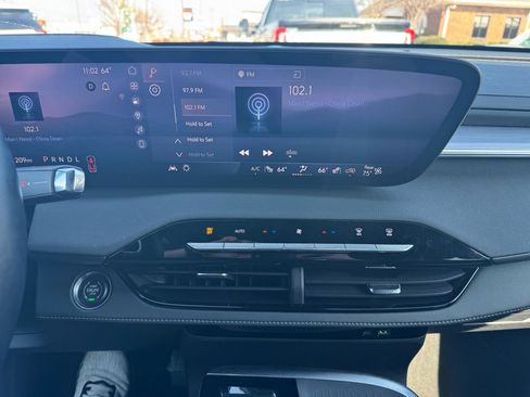 Used 2025 Buick Enclave Preferred image 20