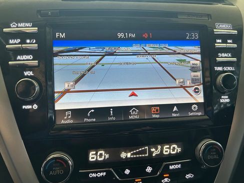 Used 2017 Nissan Murano Platinum w/ Platinum Technology Package FWD image 10