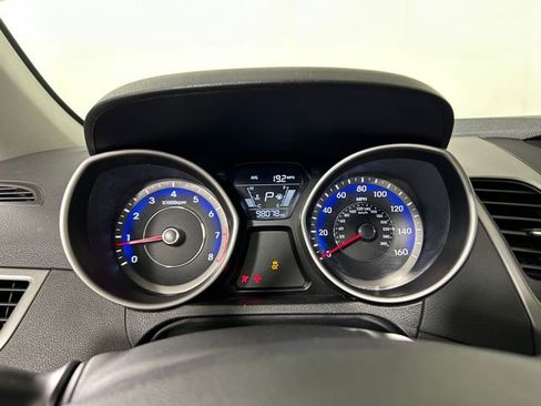 Used 2014 Hyundai Elantra Limited w/ Option Group 03 FWD image 18