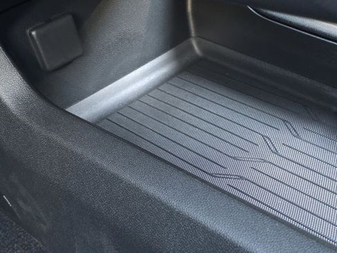 New 2026 Chevrolet Equinox EV LT w/ LPO, Blackout Package image 28