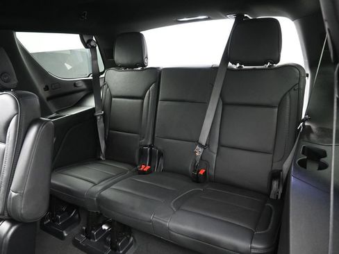Used 2025 GMC Yukon Denali AWD/4WD image 15