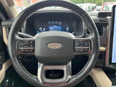Used 2024 Ford Expedition Platinum AWD/4WD image 24