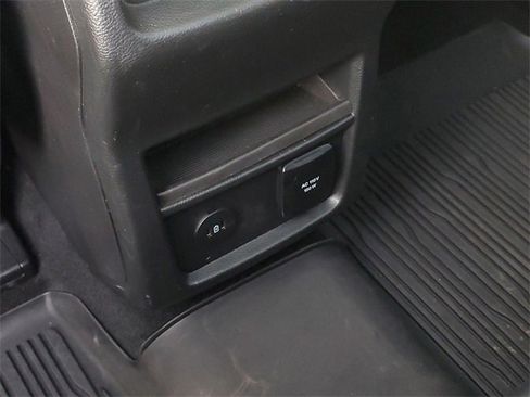 Certified 2024 Ford Edge ST-Line image 28