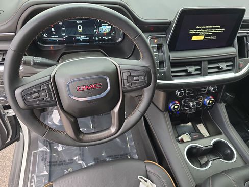 Used 2024 GMC Yukon XL AT4 w/ Technology Package image 18