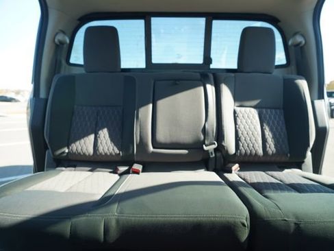 Used 2024 Nissan Titan SV w/ SV Convenience Package image 32