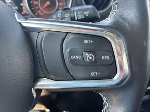 Used 2022 Jeep Wrangler Unlimited Sahara w/ LED Lighting Group AWD/4WD image 17