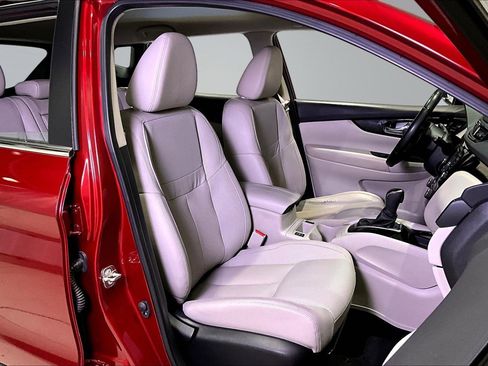 Used 2022 Nissan Rogue Sport SL image 29