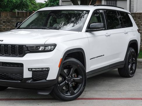 Used 2022 Jeep Grand Cherokee L Limited w/ Black Appearance Package RWD image 13
