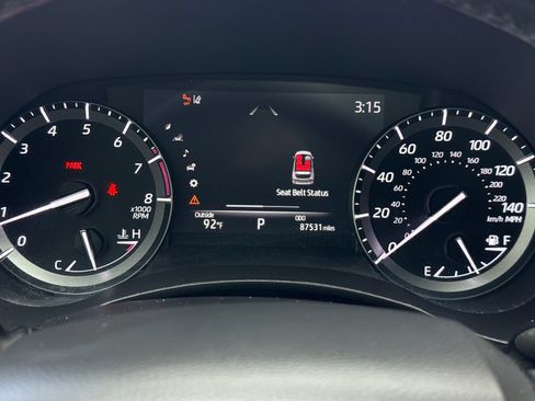 Used 2021 Toyota Highlander XLE FWD image 22