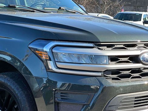 Used 2023 Ford Expedition XLT image 7