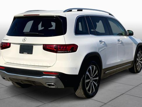 Used 2021 Mercedes-Benz GLB 250 w/ Premium Package image 13