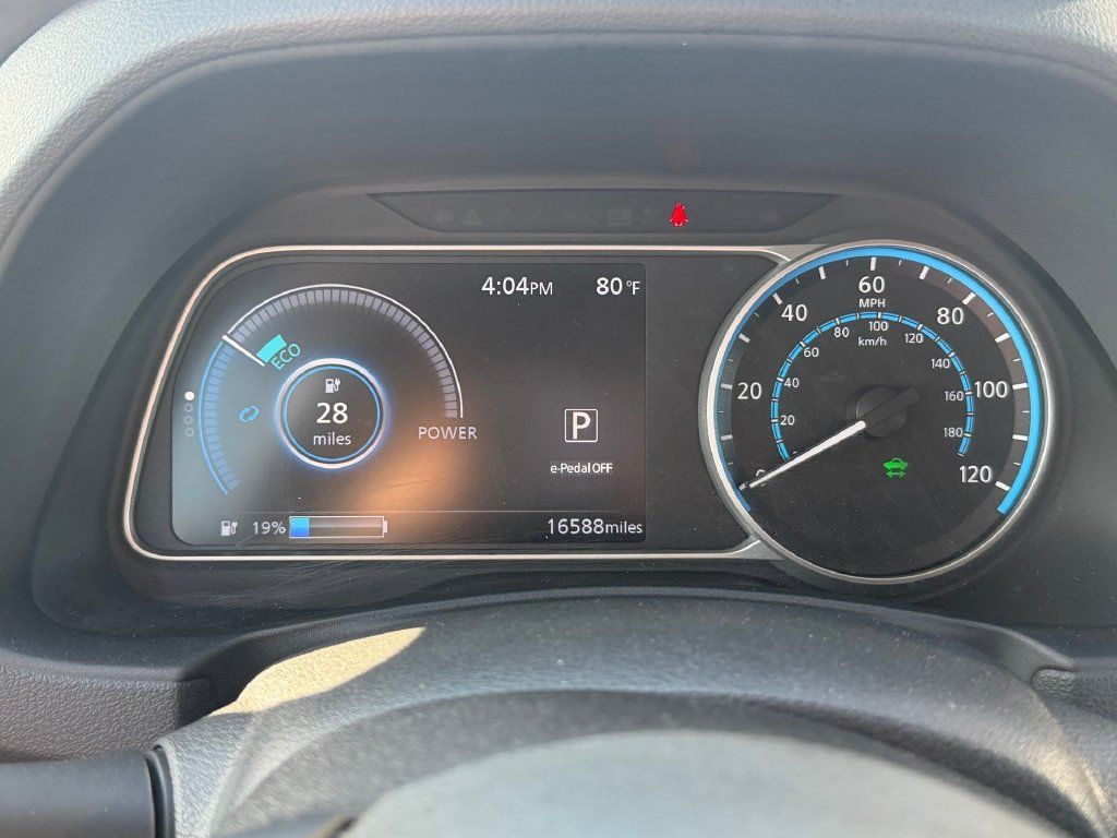 Used 2025 Nissan Leaf S FWD image 17