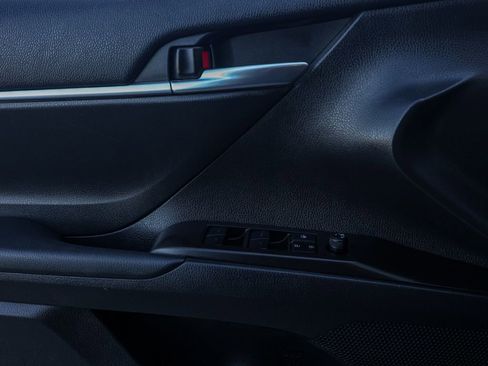 Used 2023 Toyota Camry SE image 23