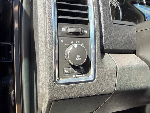 Used 2014 RAM 1500 Laramie w/ Convenience Group AWD/4WD image 20