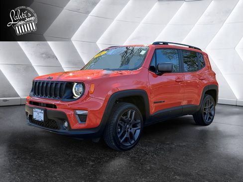 Certified 2021 Jeep Renegade Latitude w/ Sun & Sound Group AWD/4WD image 1