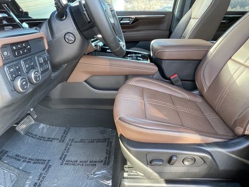 Used 2025 Chevrolet Tahoe High Country w/ LPO, Illumination Package image 23