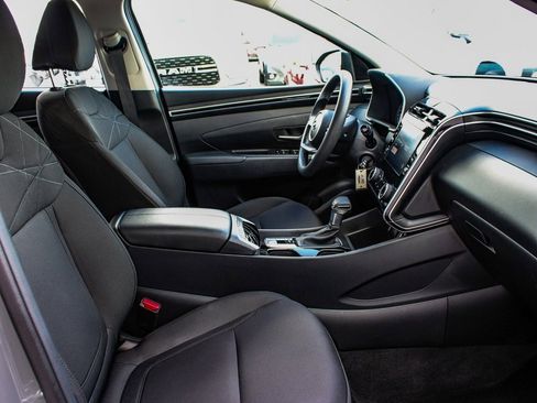 Used 2024 Hyundai Tucson SE image 40