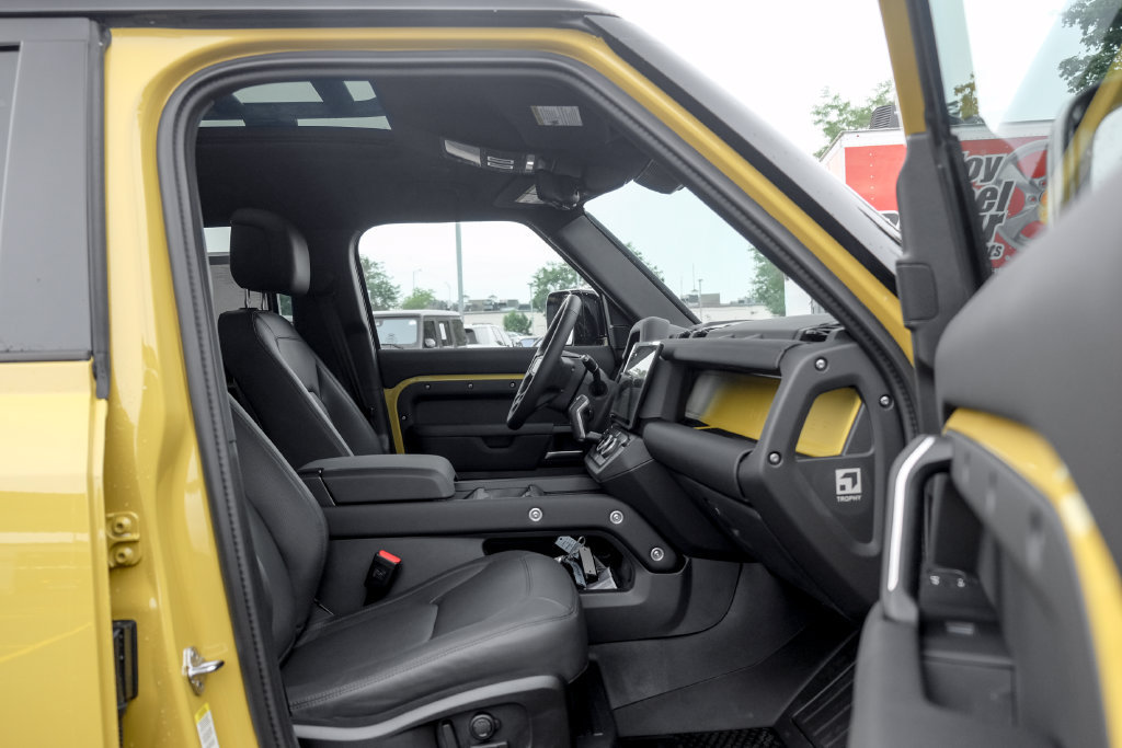 New 2026 Land Rover Defender 110 AWD/4WD image 22