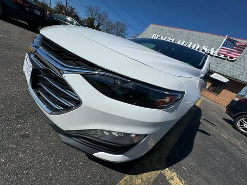 Used 2021 Chevrolet Malibu LT FWD image 8