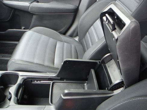Used 2018 Honda CR-V LX image 16