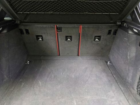 Used 2018 Porsche Macan Turbo image 32