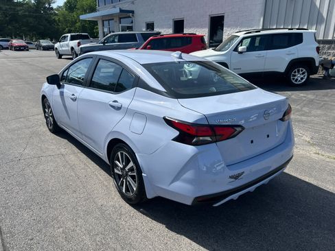 Used 2025 Nissan Versa SV w/ Trunk Package FWD image 5