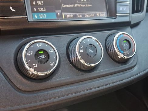 Used 2018 Toyota RAV4 LE w/ All Weather Liner Package AWD/4WD image 16
