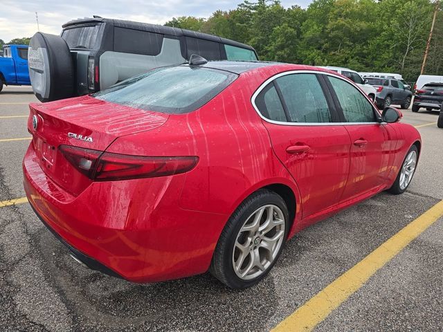 Used 2021 Alfa Romeo Giulia Ti AWD/4WD image 3