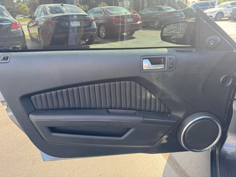 Used 2010 Ford Mustang Shelby GT500 image 5