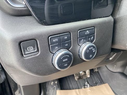 Used 2023 GMC Sierra 1500 SLE image 18