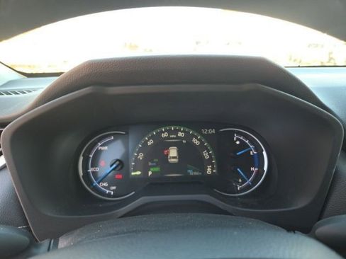 Used 2023 Toyota RAV4 LE image 29