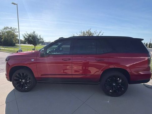 Used 2026 Cadillac Escalade Platinum Sport w/ LPO, ONYX Package AWD/4WD image 5