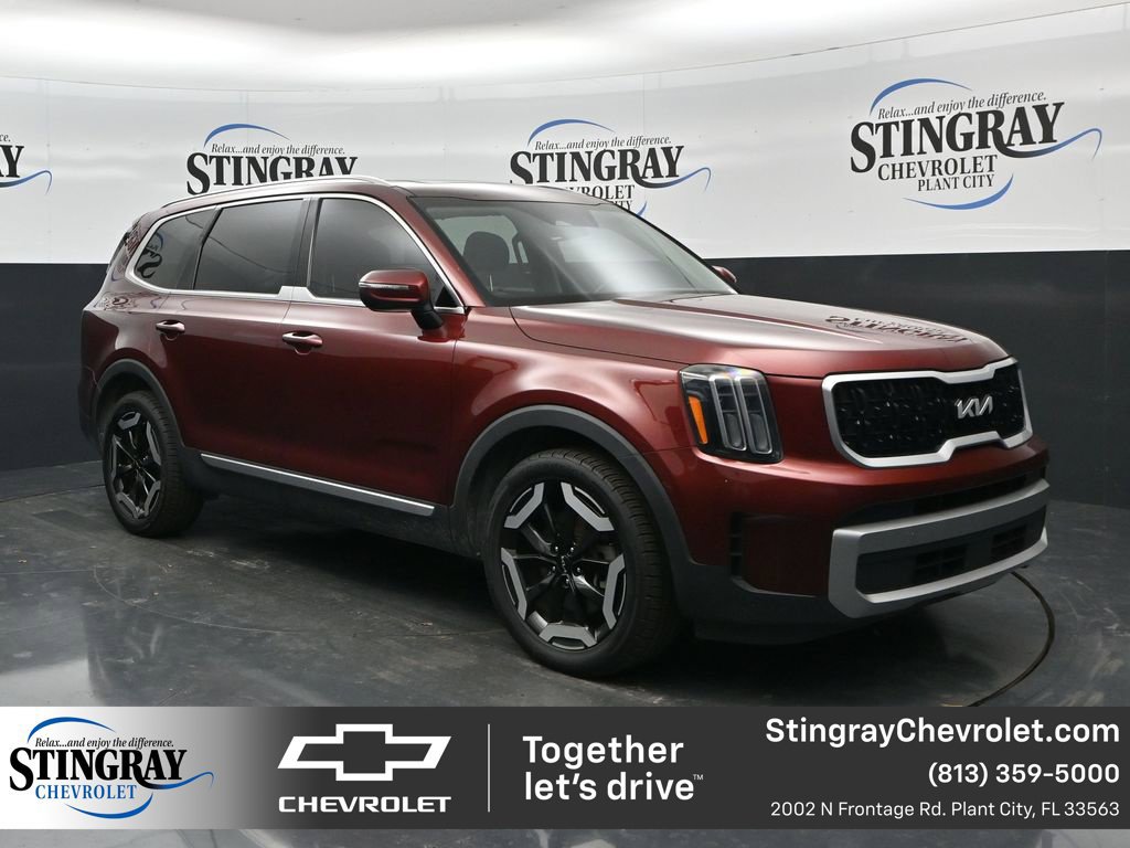 Used 2023 Kia Telluride EX w/ EX Captain's Chair Package FWD 360° Tour