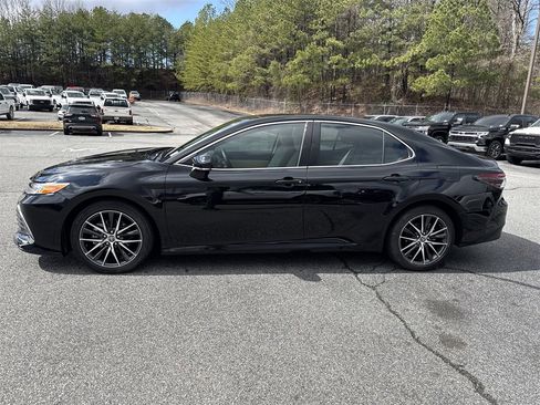 Used 2024 Toyota Camry XLE w/ Navigation Package image 4