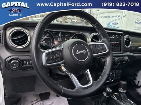 Used 2022 Jeep Wrangler Unlimited Sahara image 23